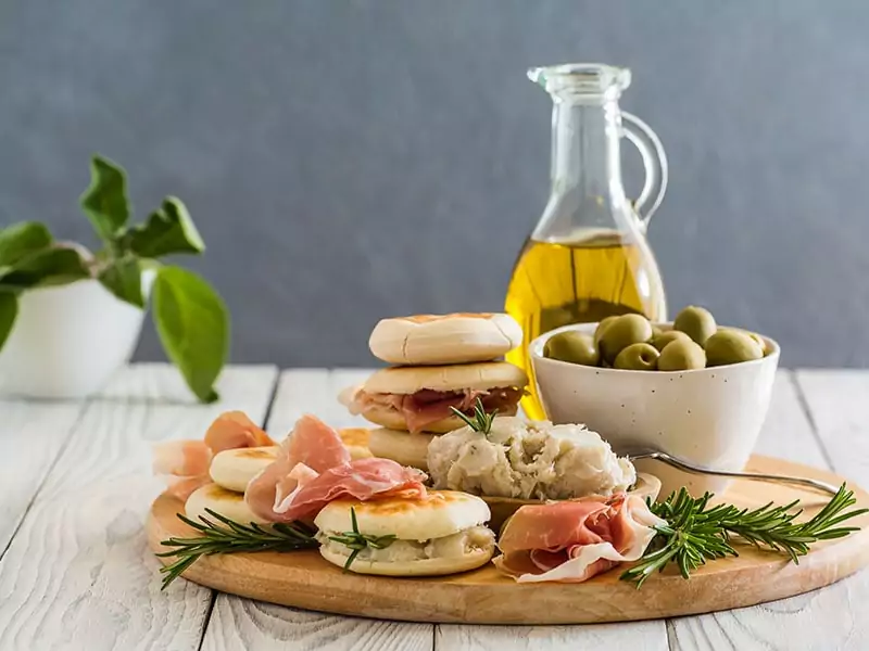 Crescentina Modenese