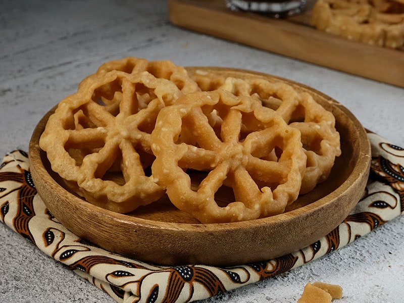 Kuih Loyang