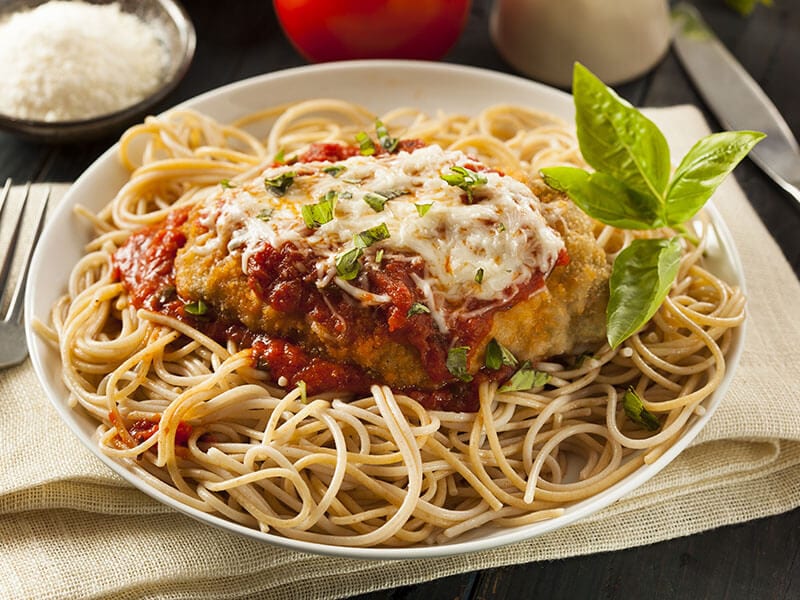 15 Tasty Ideas To Serve With Chicken Parmesan 2023 (+ Spaghetti Aglio E Olio)