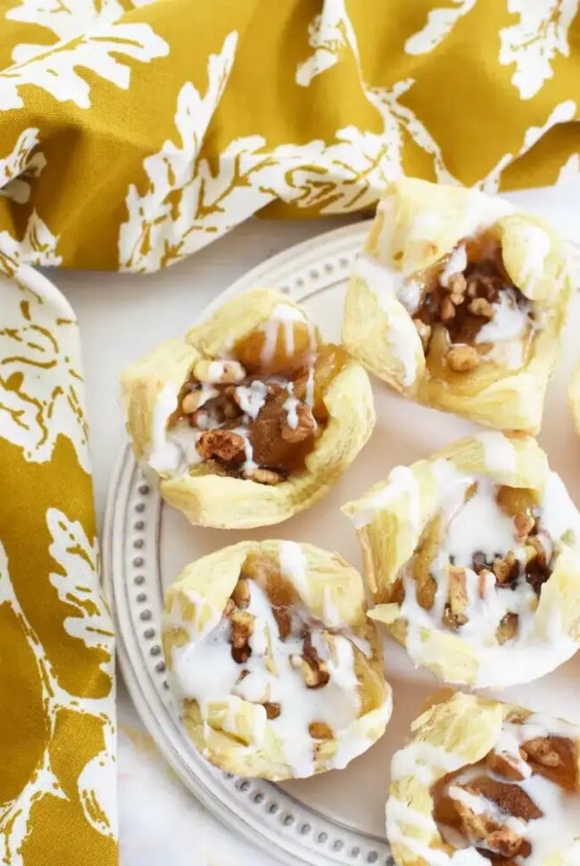 Mini Puff Pastry Cakes