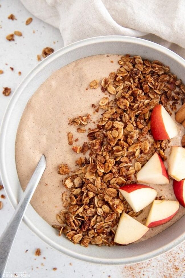 Apple Pie Smoothie Bowl
