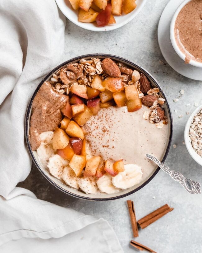 Apple Cinnamon Smoothie Bowl