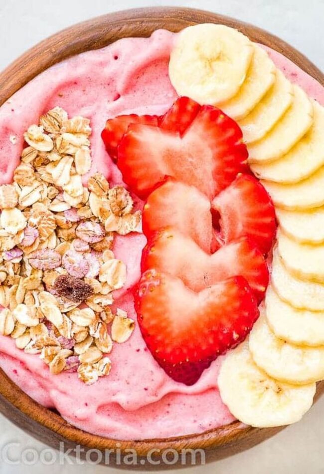 Strawberry Banana Smoothie Bowl