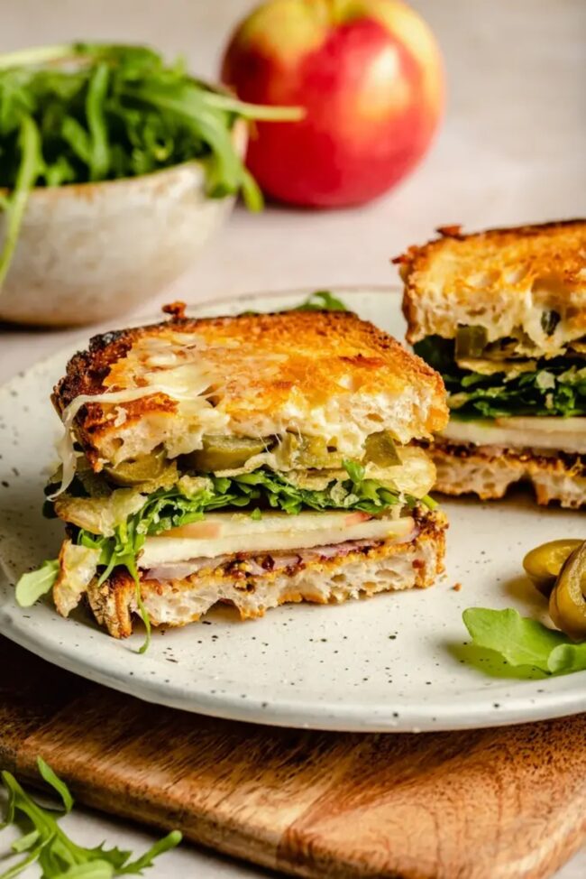 Cheddar and Apple Breakfast Sandwich