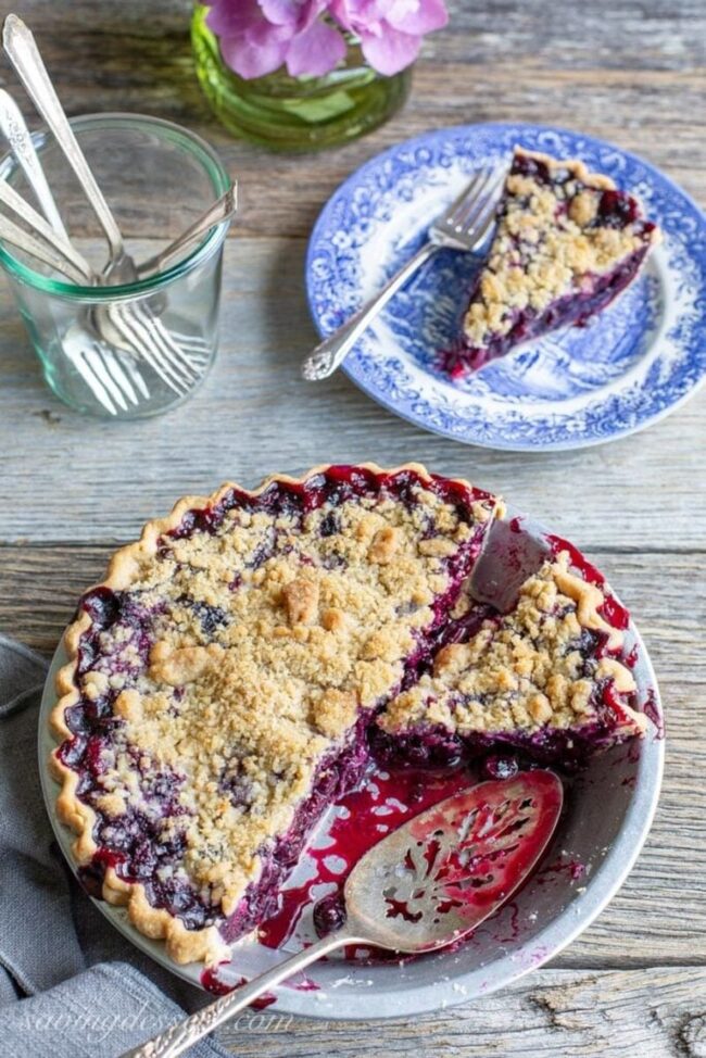 Blueberry Crumble Pie