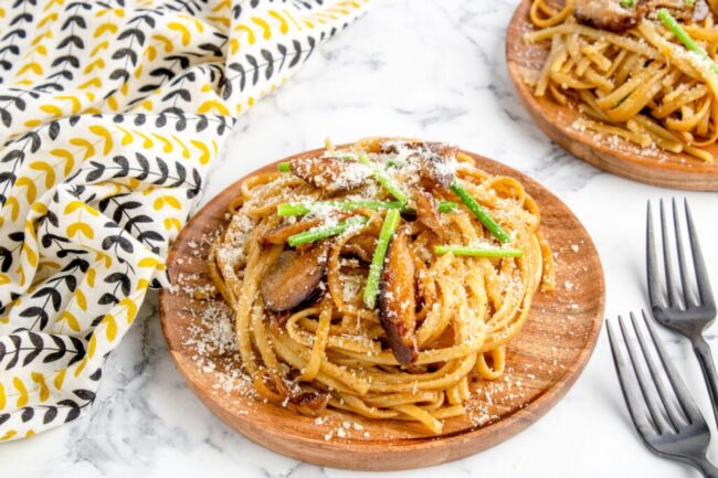 Garlic Shiitake Mushroom Pasta