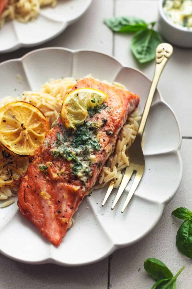 Grilled Salmon with Lemon