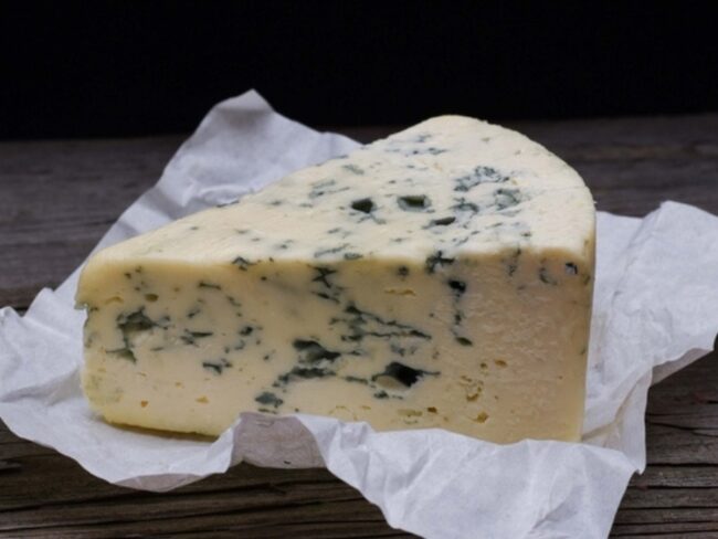 Roquefort – Pungent and Crumbly