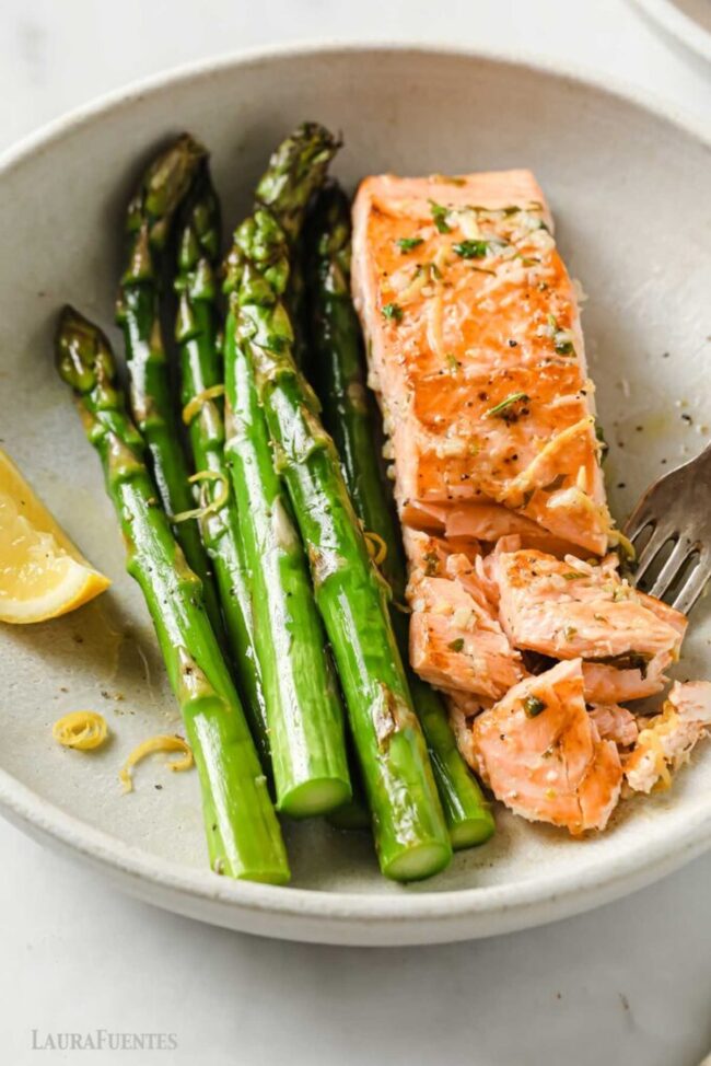 Baked Salmon with Asparagus