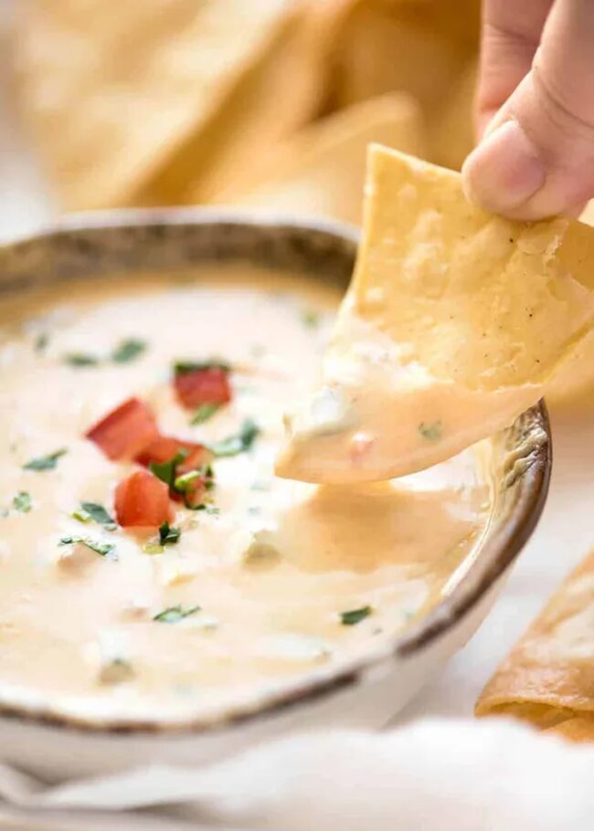 Cheesy Queso Dip