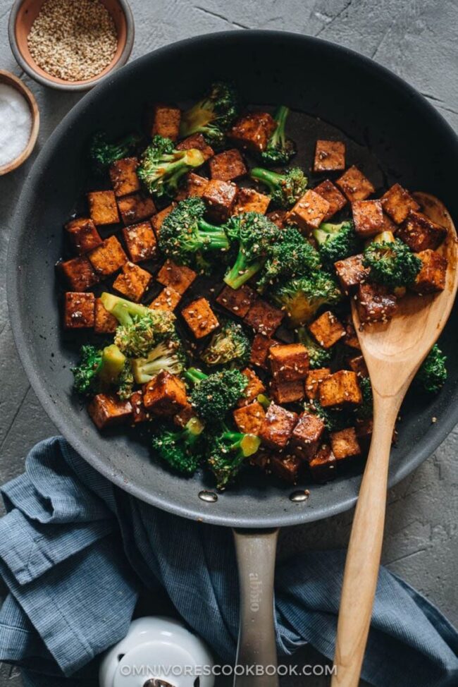 Tofu and Broccoli Stir-Fry
