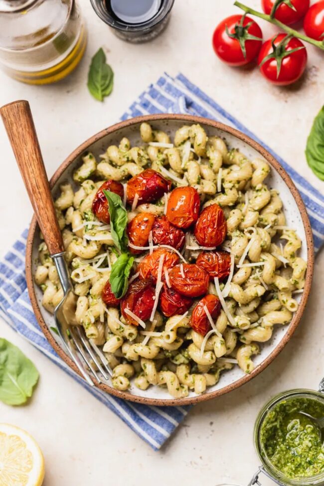 Pesto Pasta with Cherry Tomatoes