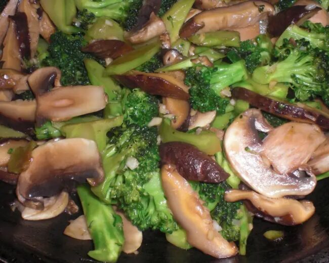 Roasted King Oyster Mushrooms and Broccoli