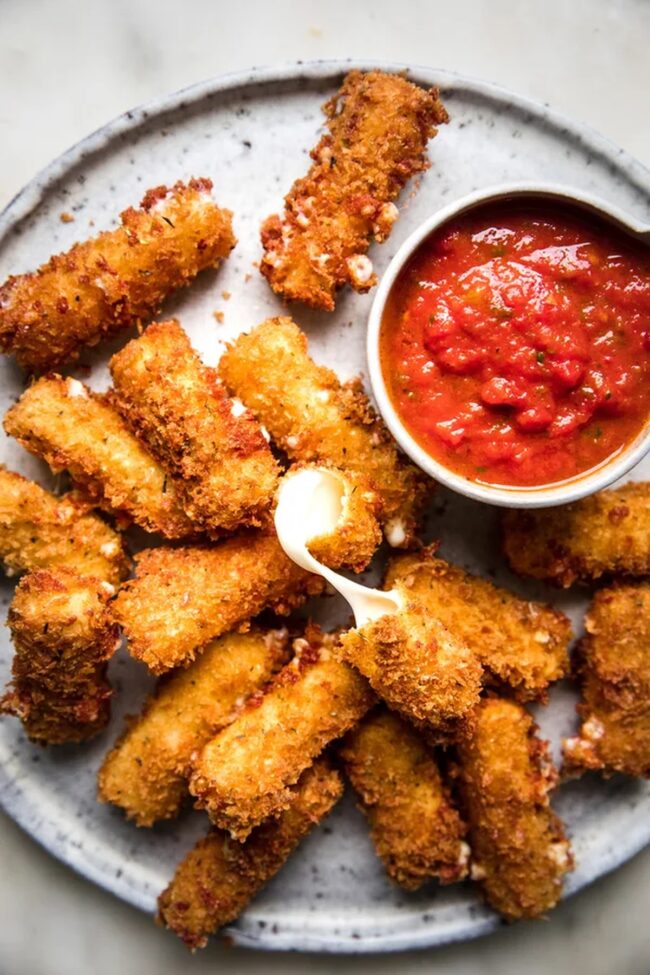 Crispy Mozzarella Sticks