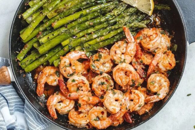Garlic Shrimp with Asparagus