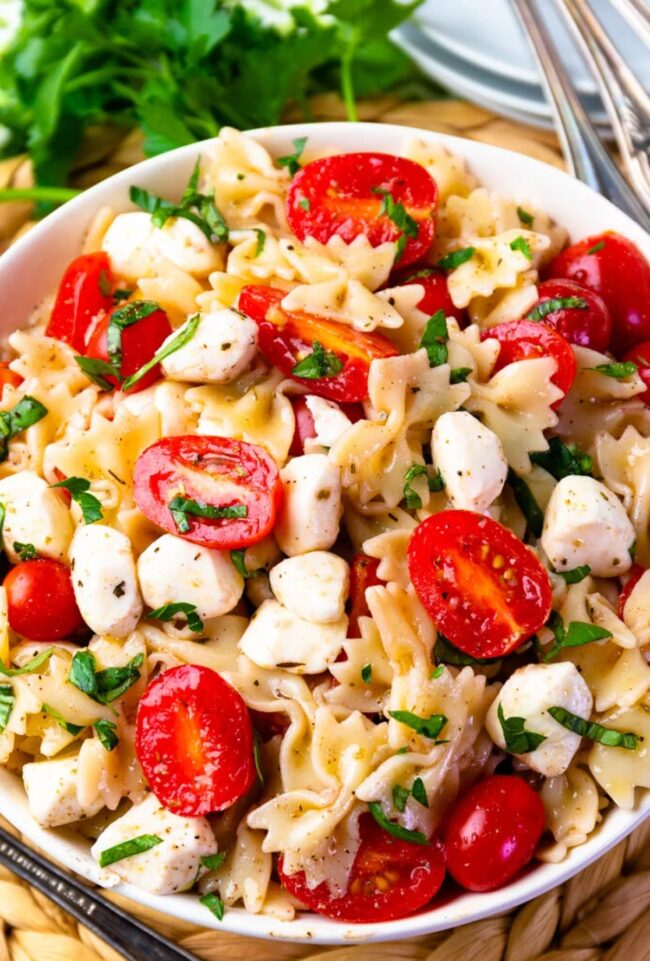 Tomato Mozzarella Pasta Salad